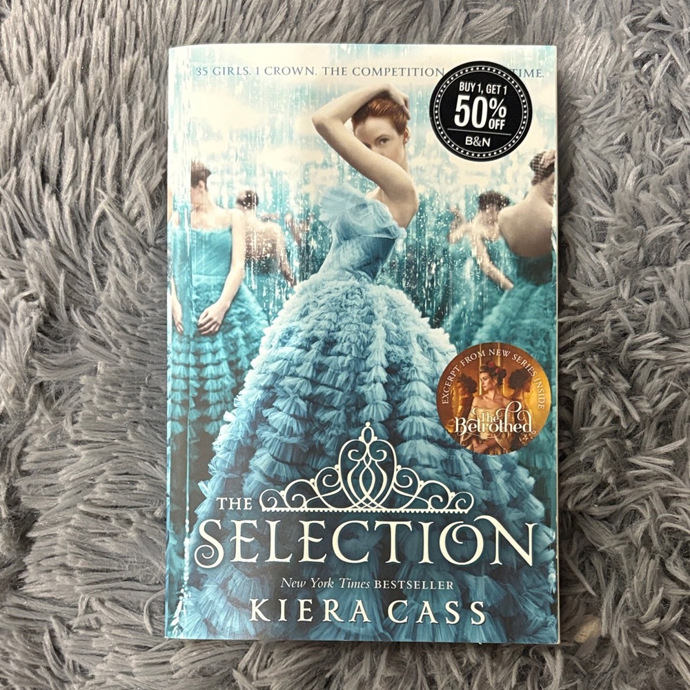Barnes & Noble The Selection Book - Blue Cover